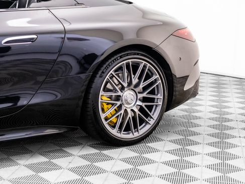 Used 2022 Mercedes-Benz SL 63 AMG 4MATIC w/ Driver Assistance Package image 33