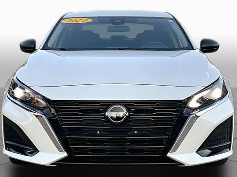 Used 2024 Nissan Altima 2.5 SV FWD image 4