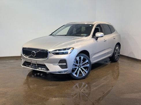 Used 2023 Volvo XC60 B5 Ultimate w/ Climate Package image 1