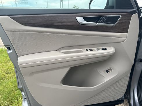 Certified 2024 Volkswagen Atlas SEL Premium R-Line image 10