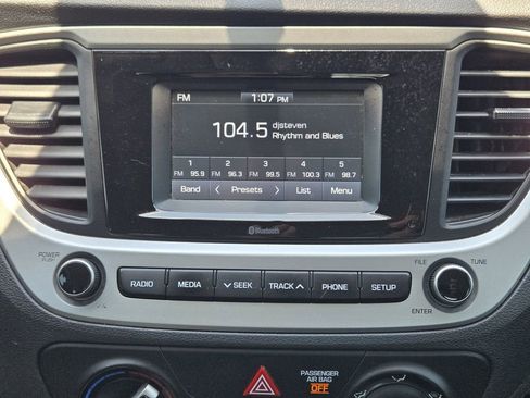 Used 2022 Hyundai Accent SE FWD image 8