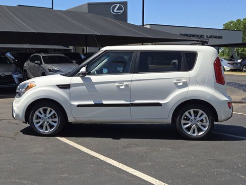 Used 2012 Kia Soul + w/ Audio Pkg FWD image 4