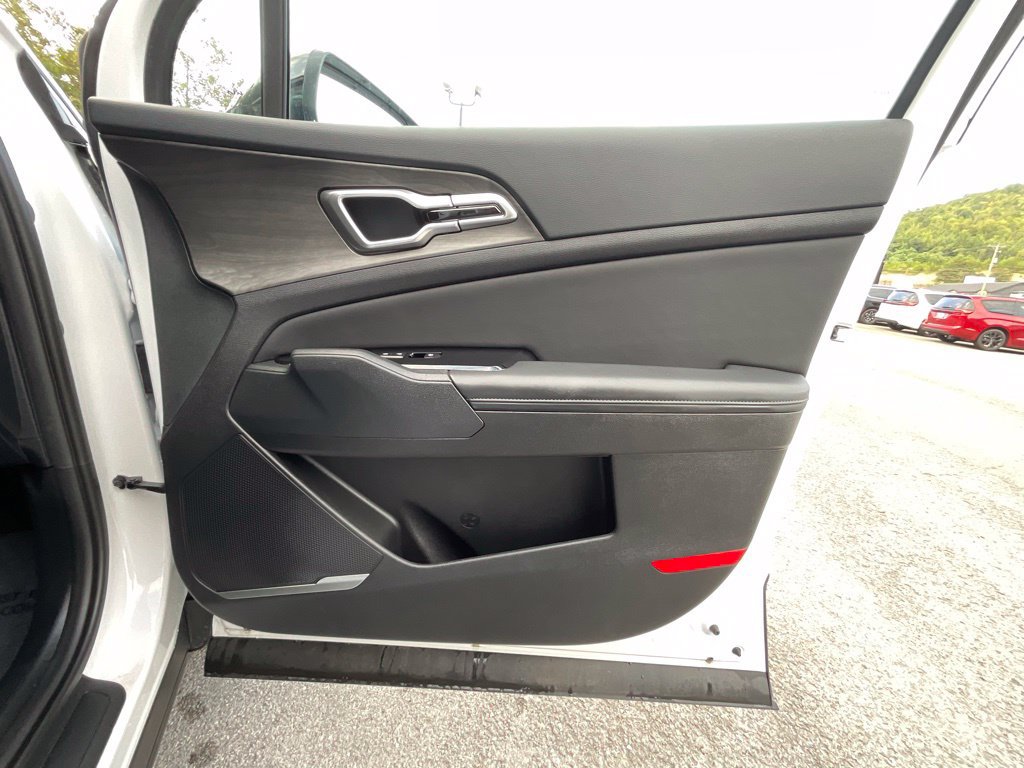 Used 2025 Kia Sportage X-Line AWD/4WD image 21