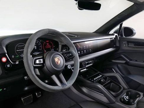 New 2026 Porsche Cayenne GTS AWD/4WD image 4