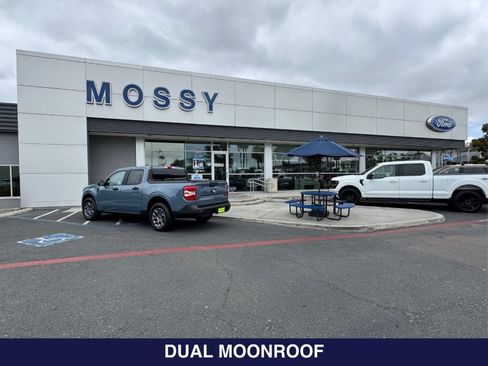 Used 2016 Ford Explorer XLT w/ Equipment Group 202A FWD image 11