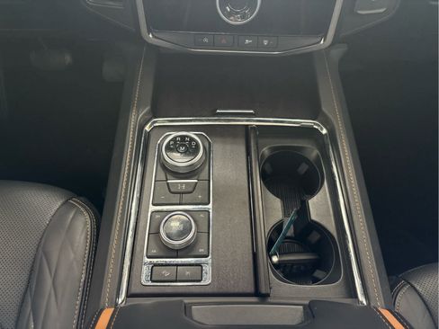 Certified 2024 Ford Expedition Platinum AWD/4WD image 15