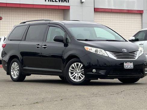Certified 2017 Toyota Sienna XLE w/ XLE Navigation Package image 2