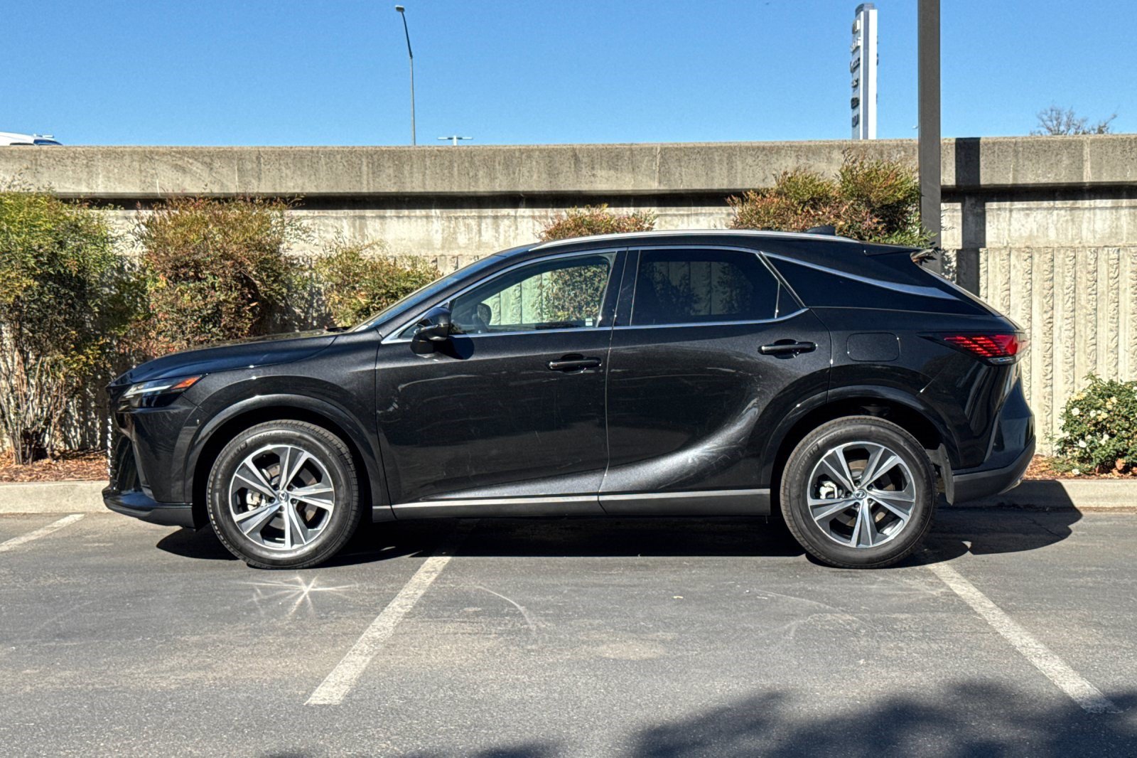 Certified 2025 Lexus RX 350 FWD w/ Technology Package image 8
