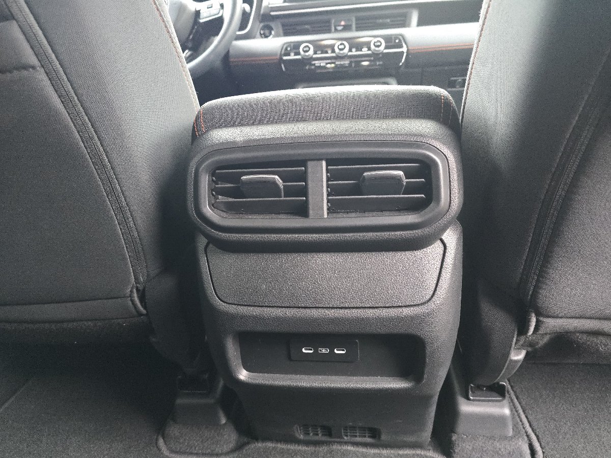 Used 2025 Honda Pilot Sport image 23