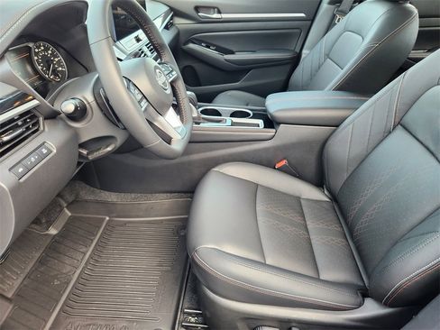 New 2025 Nissan Altima 2.5 SR w/ SR Premium Package image 9