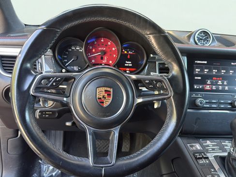 Used 2018 Porsche Macan GTS w/ Premium Package Plus AWD/4WD image 16