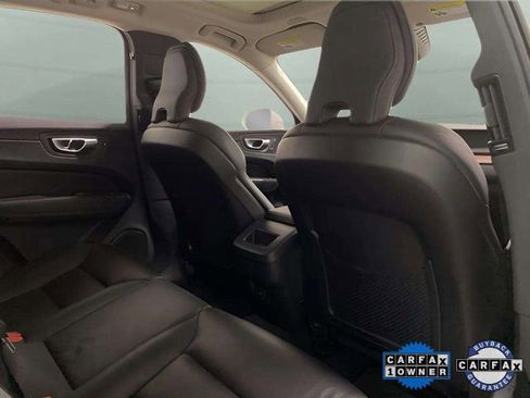 Used 2023 Volvo XC60 B5 Plus image 21