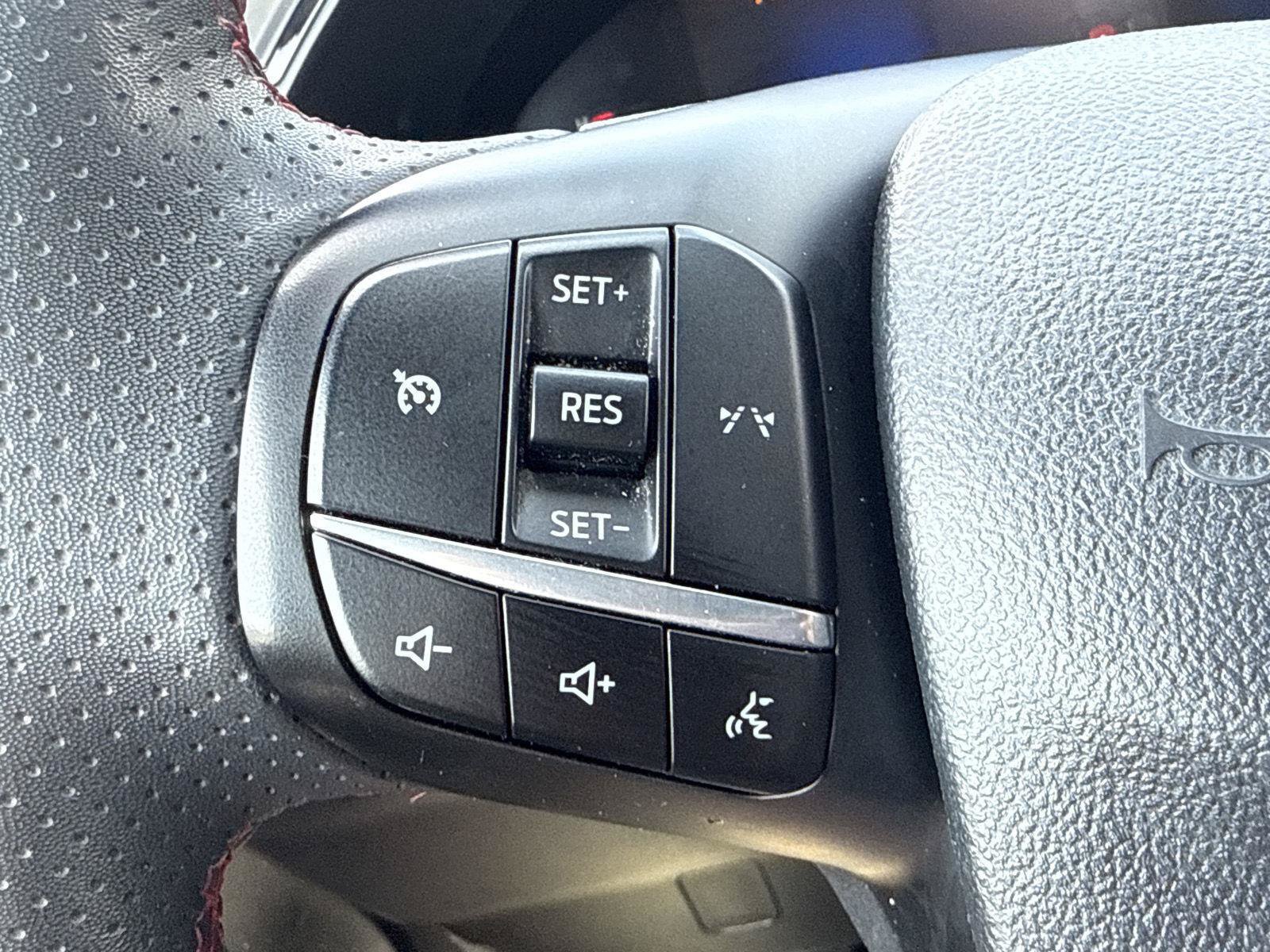 Used 2024 Ford Escape ST-Line AWD/4WD image 17