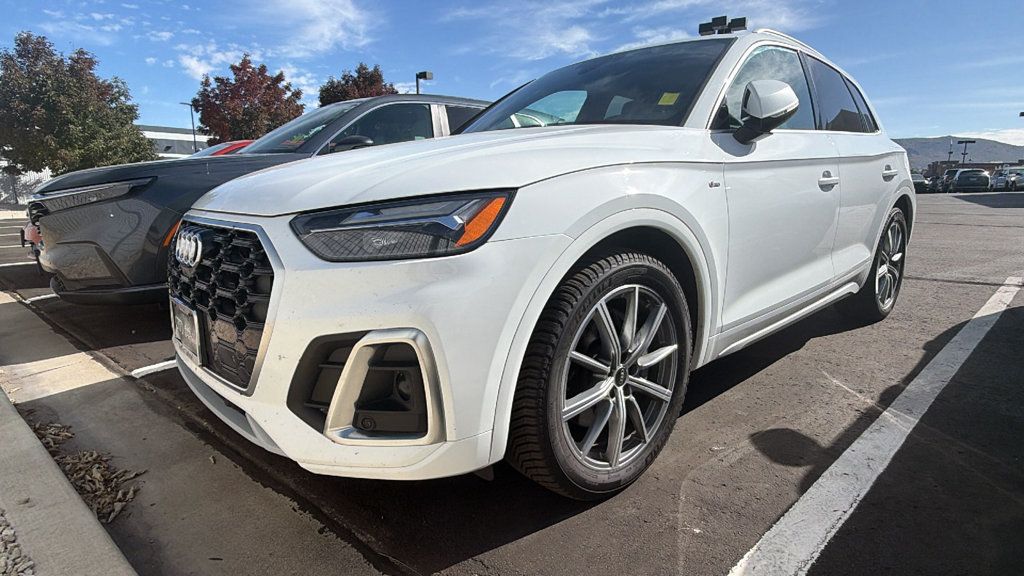 Used 2021 Audi Q5 e Premium Plus w/ Premium Plus Package AWD/4WD image 4