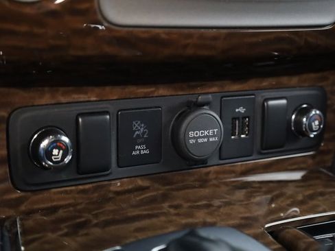 Used 2020 Nissan Armada Platinum w/ Captain's Chairs Package image 21