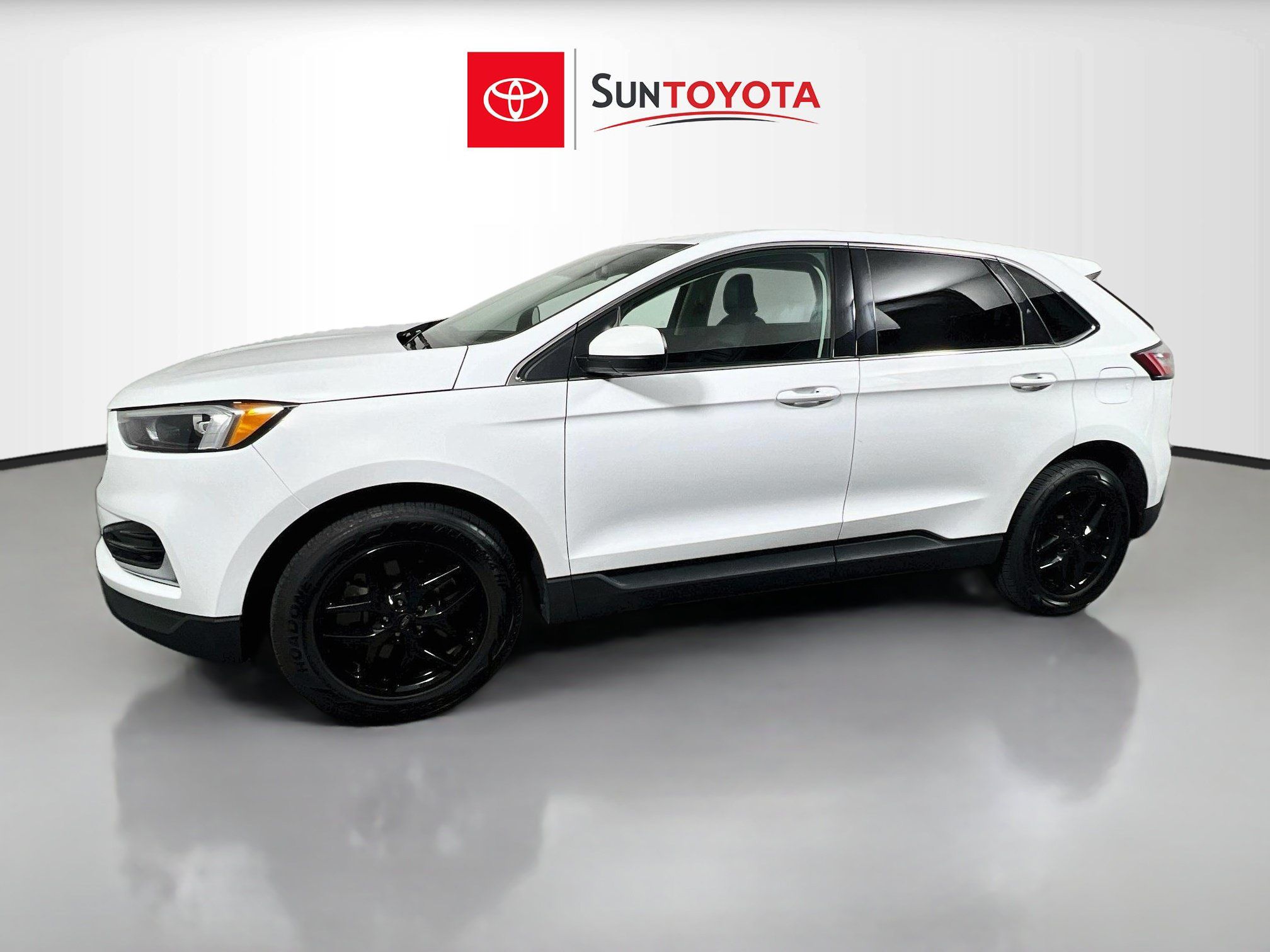 Used 2024 Ford Edge SEL AWD/4WD image 9