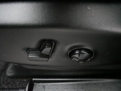 Used 2024 Chrysler Pacifica Limited w/ S Appearance Package image 19