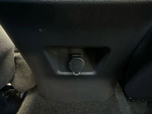 Used 2022 Toyota RAV4 LE AWD/4WD image 19