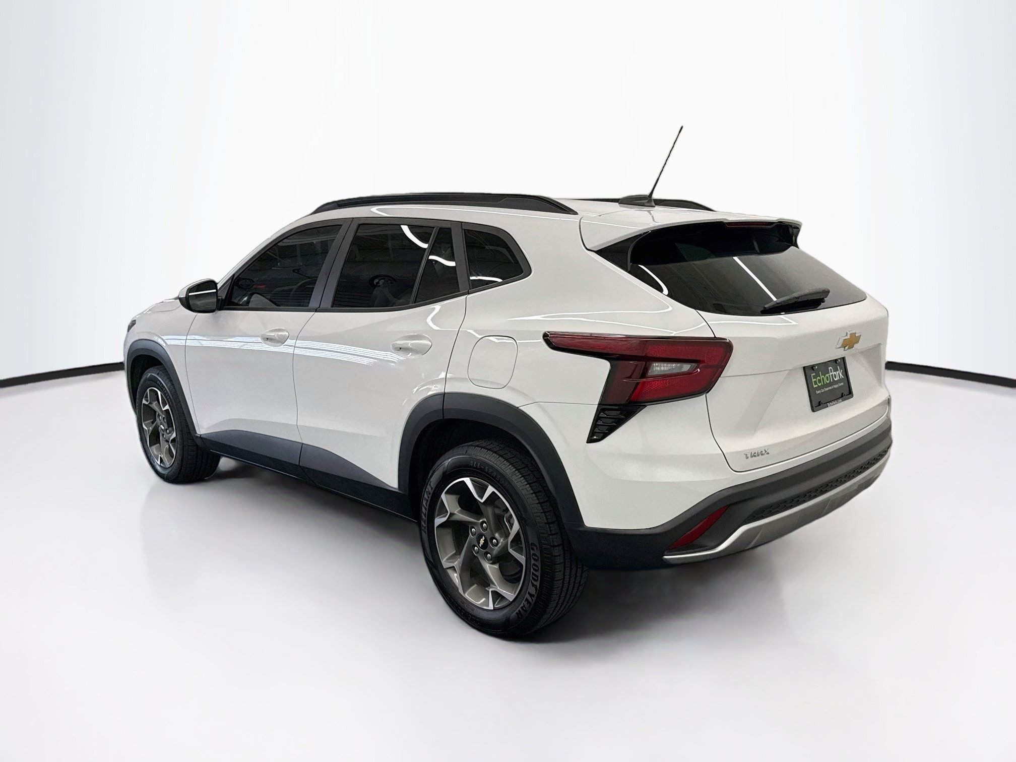 Used 2024 Chevrolet Trax LT FWD image 5