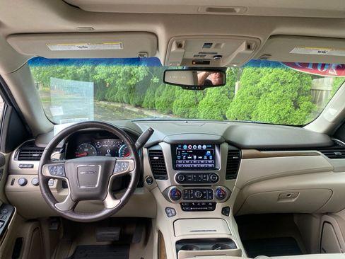Used 2019 GMC Yukon XL Denali w/ Denali Ultimate Package AWD/4WD image 22
