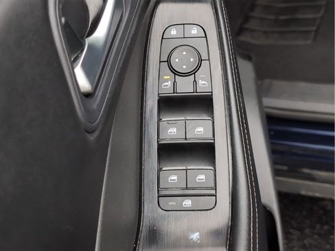 Used 2025 Nissan Rogue SV AWD/4WD image 16