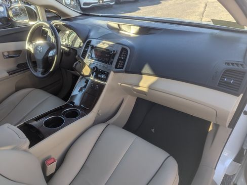 Used 2012 Toyota Venza XLE image 33