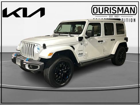 Used 2022 Jeep Wrangler Unlimited Sahara w/ Cold Weather Group image 2