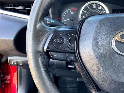 Used 2020 Toyota Corolla LE FWD image 23