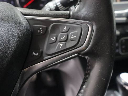 Used 2019 Chevrolet Equinox LT w/ Driver Convenience Package AWD/4WD image 38