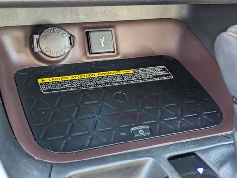 Used 2021 Toyota RAV4 Limited image 25