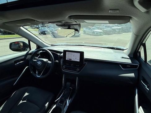 Used 2024 Toyota Corolla Cross XLE w/ Convenience Package image 26