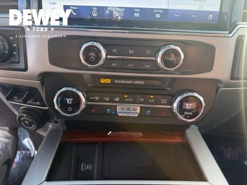 Used 2022 Ford F250 King Ranch w/ King Ranch Ultimate Package AWD/4WD image 25