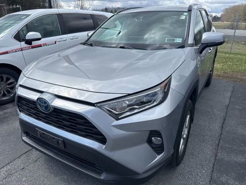 Used 2019 Toyota RAV4 XLE image 6
