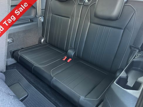 Certified 2024 Volkswagen Tiguan SE R-Line image 15