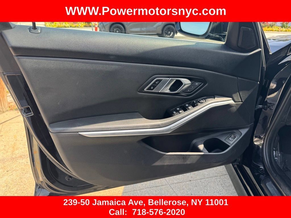 Used 2019 BMW 330i xDrive Sedan w/ Driving Assistance Package AWD/4WD image 22