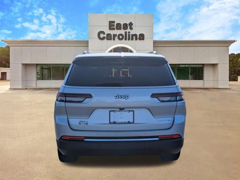 Certified 2023 Jeep Grand Cherokee L Limited w/ Luxury Tech Group II image 4