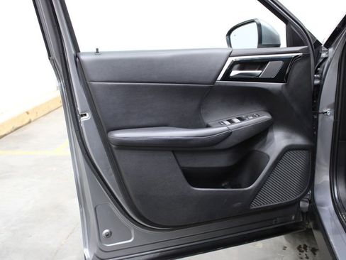 Used 2022 Mitsubishi Outlander SE image 17