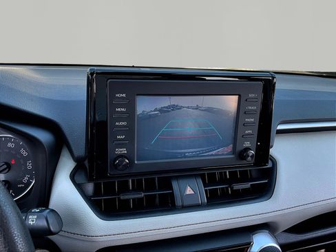 Used 2019 Toyota RAV4 XLE FWD image 14