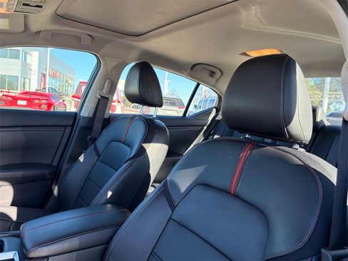 Certified 2024 Nissan Sentra SR w/ SR Premium Package image 10