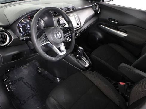 Certified 2020 Nissan Kicks SV FWD image 19