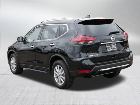 Used 2019 Nissan Rogue SV image 5
