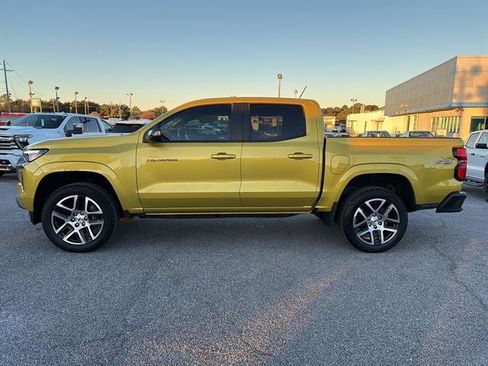Used 2023 Chevrolet Colorado Z71 w/ Z71 Convenience Package 2 image 4