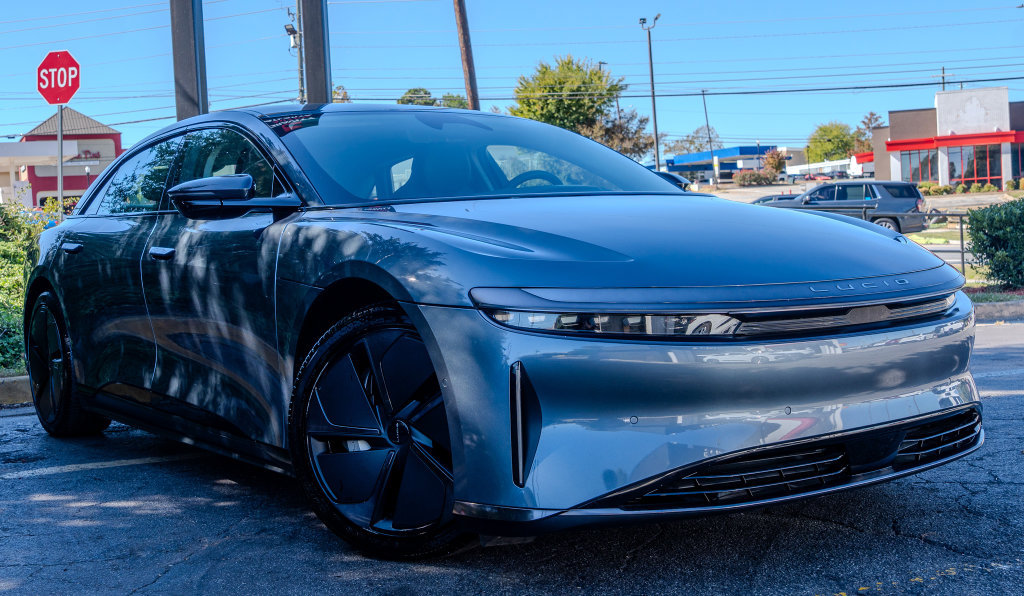 Used 2025 Lucid Air Pure RWD image 3