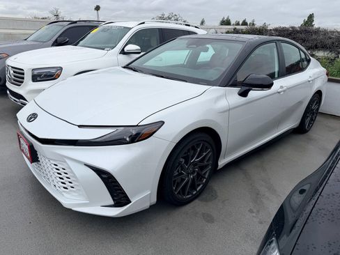 Used 2026 Toyota Camry XSE image 1