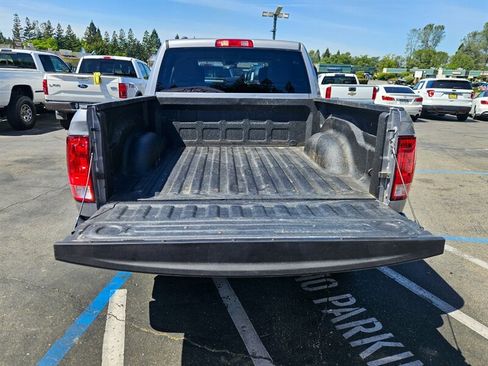Used 2021 RAM 1500 Classic SLT AWD/4WD image 5