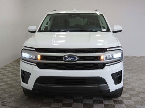Used 2024 Ford Expedition XLT RWD image 2