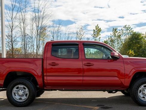 Used 2022 Toyota Tacoma SR image 5