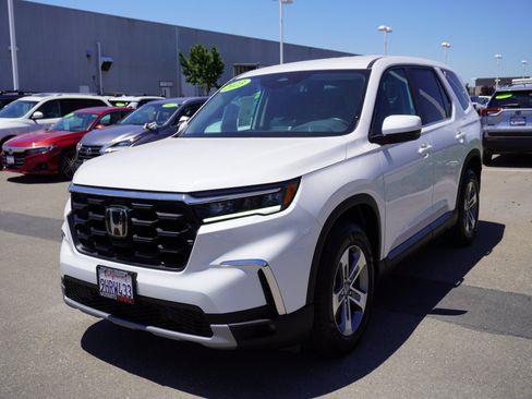 Used 2023 Honda Pilot EX-L image 7