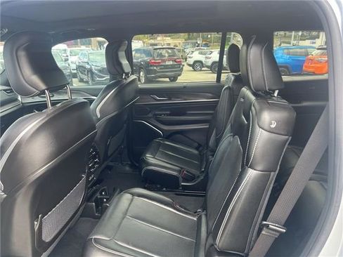 Used 2023 Jeep Grand Cherokee L Overland w/ Luxury Tech Group IV image 8
