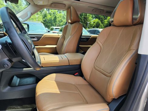 Certified 2025 INFINITI QX80 Sensory AWD/4WD image 10